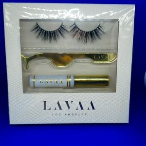 LAVAA beauty flirty lash set